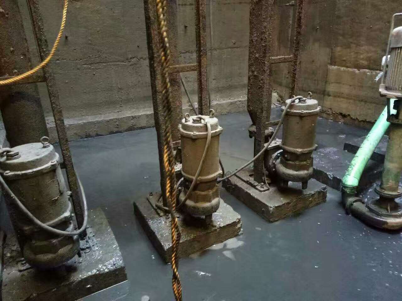 什运乡污水池清理