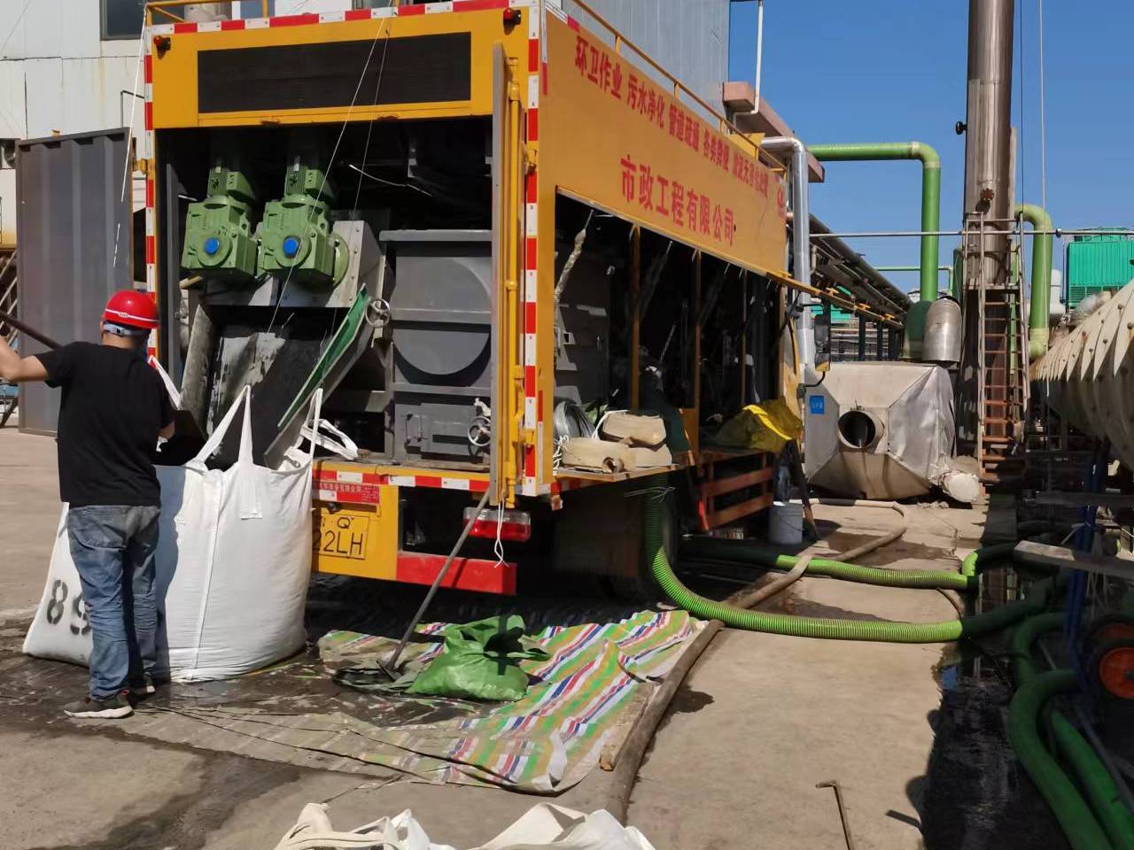 什运乡淤泥压干处理